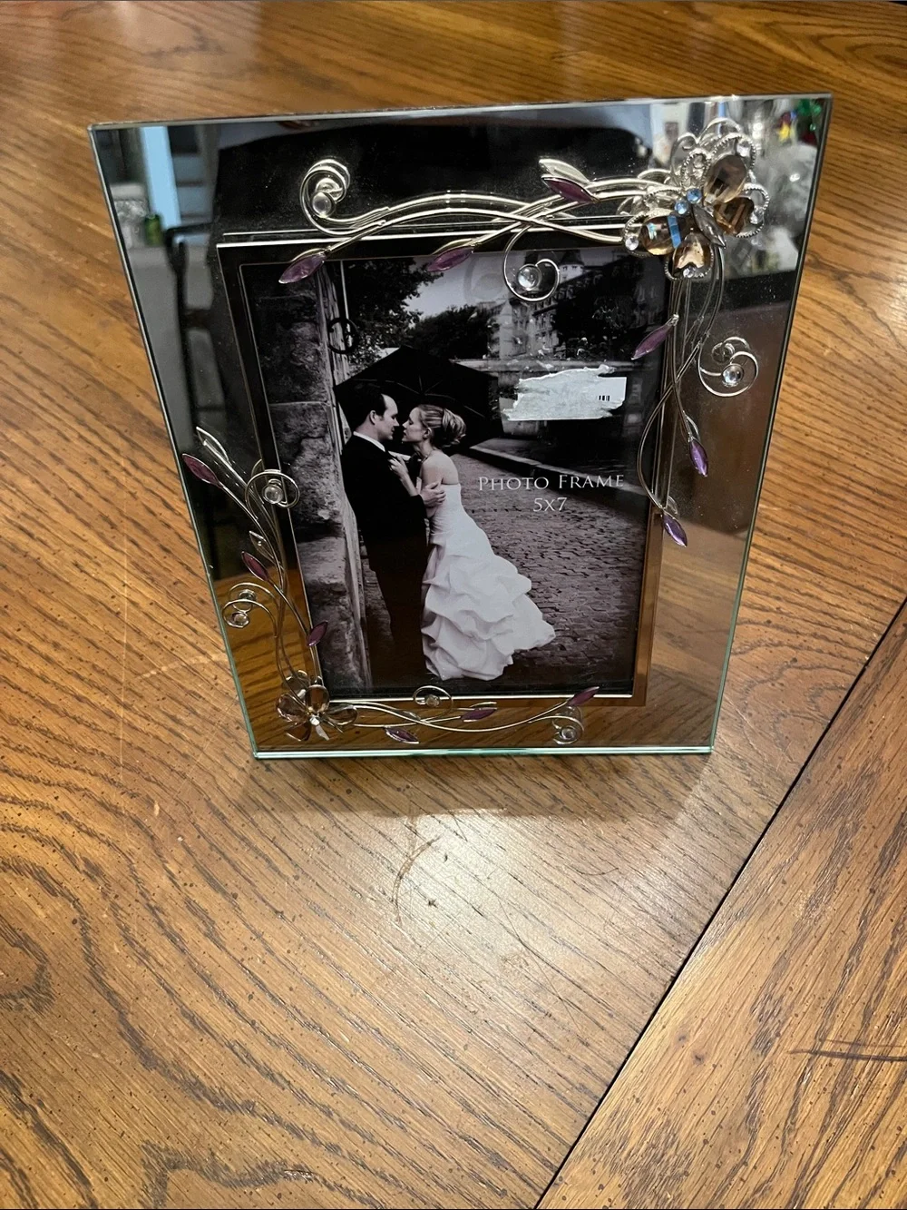 Decorative Glass Photo Frame with Purple Accent Wire Floral Design, 5x7